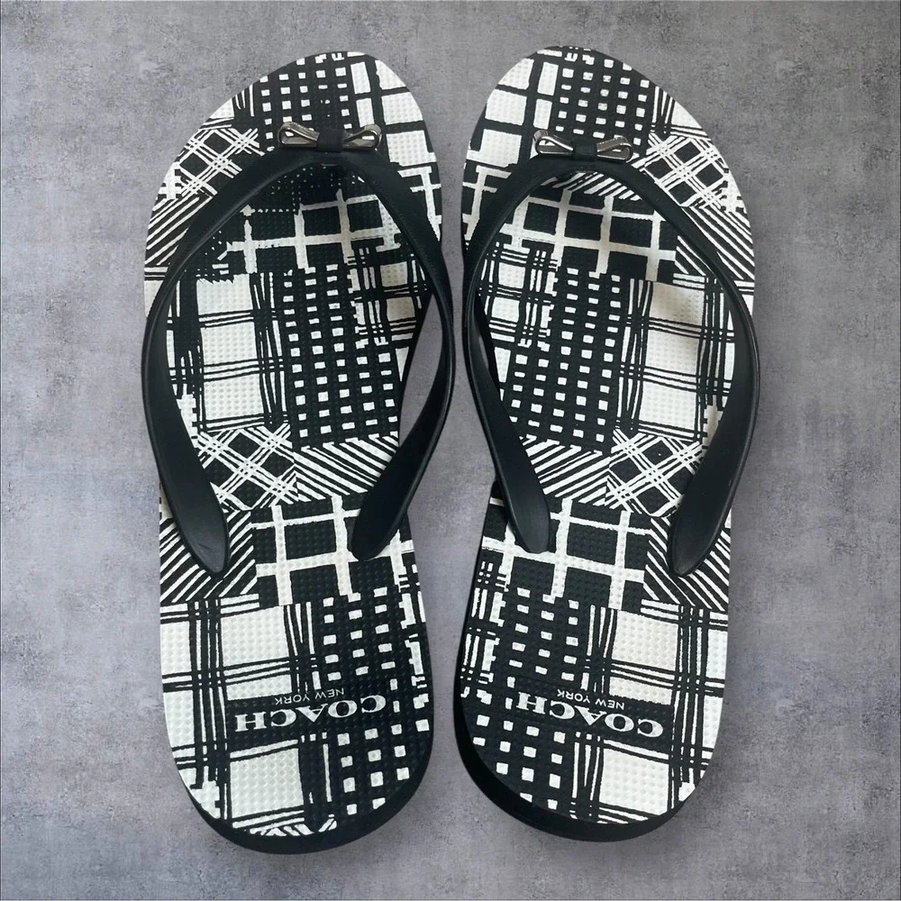 Coach Geometric Black Flip Flop Thong Sandals Womens 9-10 Silver Bow Detail